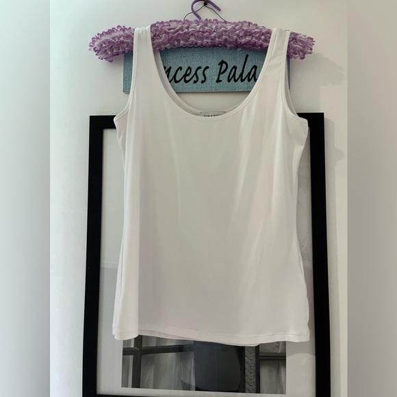 Table Eight size 8 sheer top with polka dot three-quarter sleeve with ruffle - Picture 3 of 4